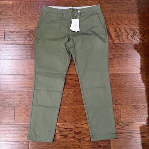 Perk Pants Mens 38x31 Feel Good Chinos Slim Fit Stretch Flat Front NWT Green